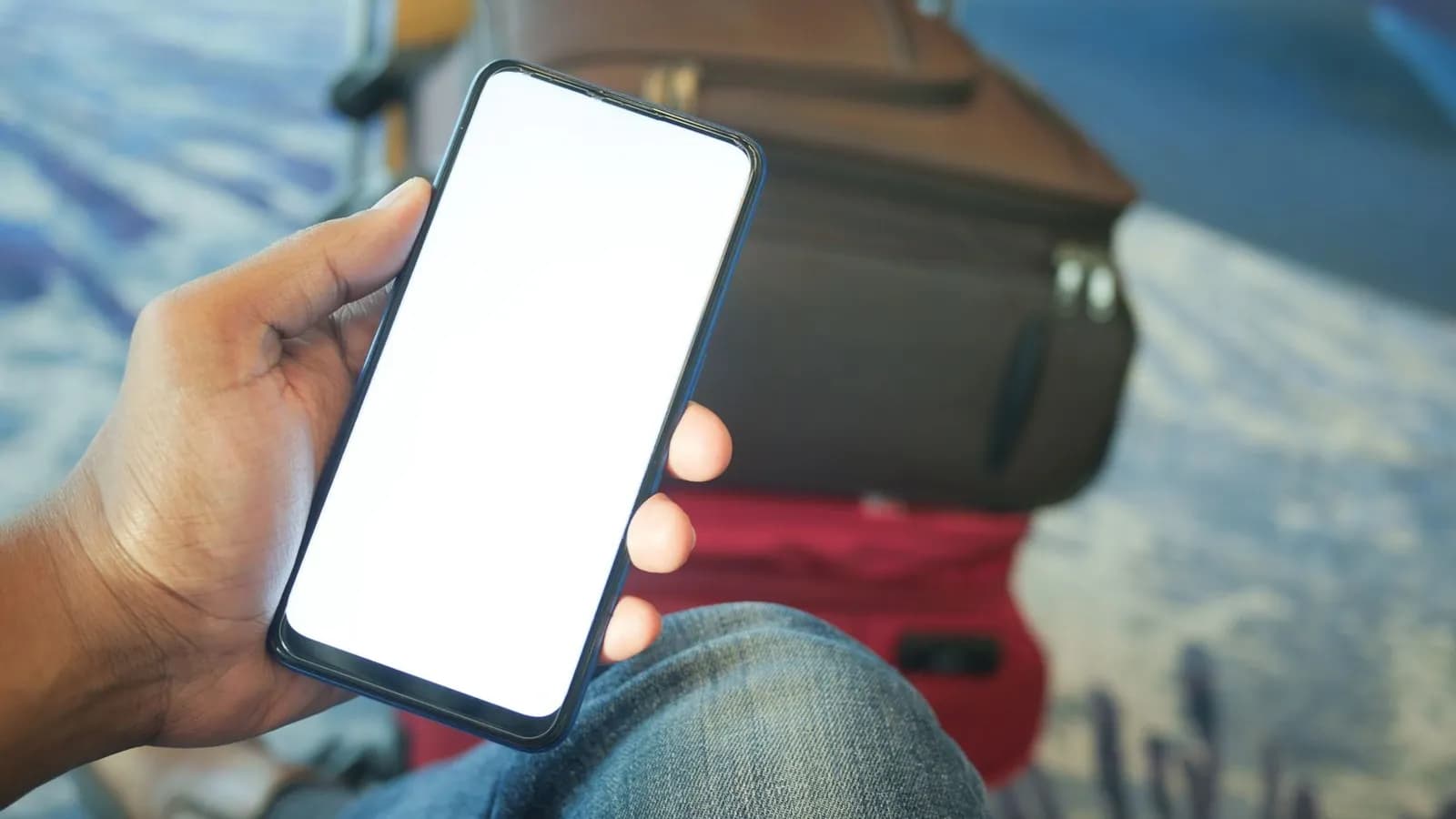 Turn off these phone settings before traveling abroad